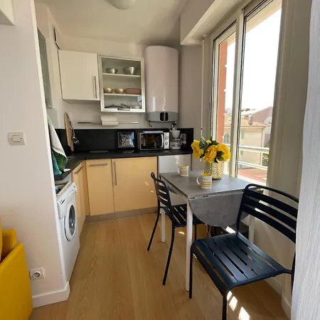 Stella Apartment *